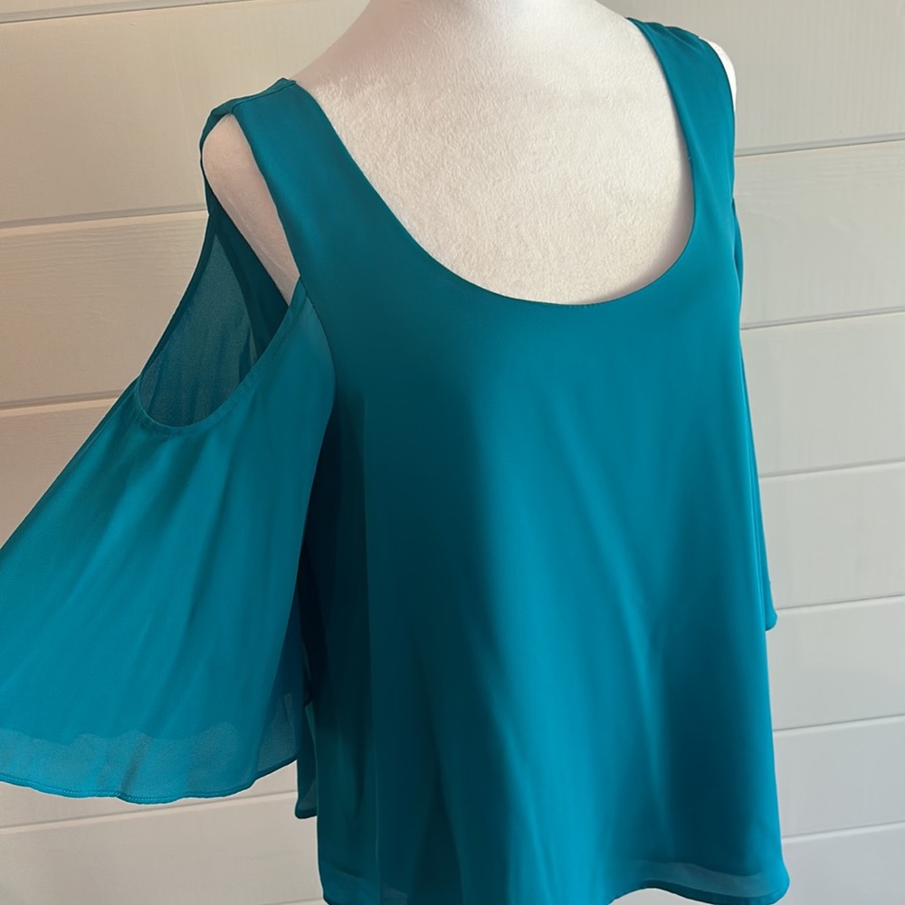 Cold Shoulder APT.9 Brand New Blouse